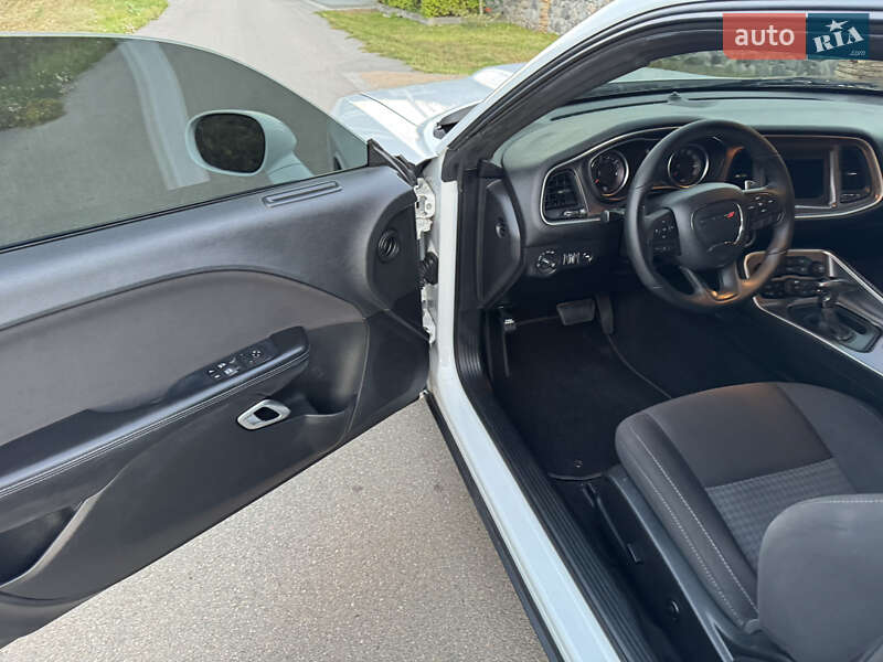 Купе Dodge Challenger 2019 в Харкові