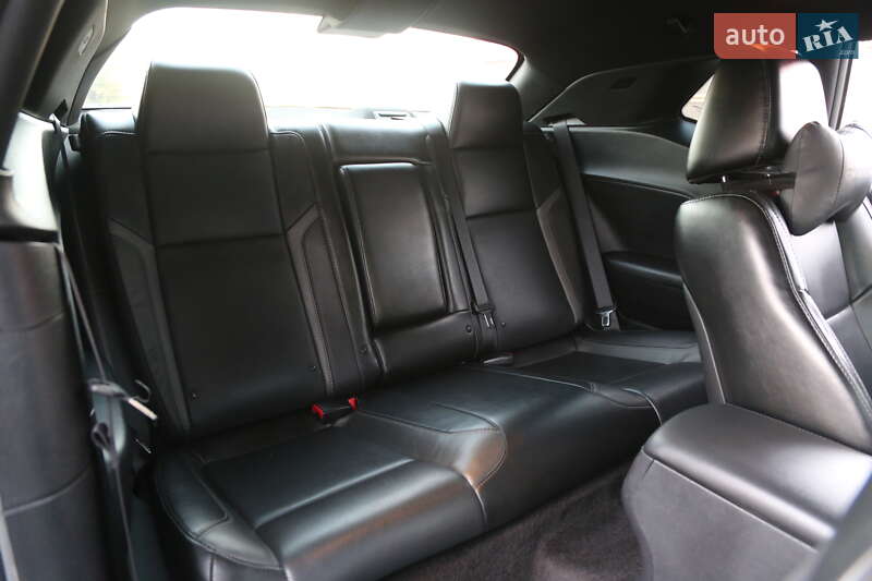 Купе Dodge Challenger 2016 в Киеве