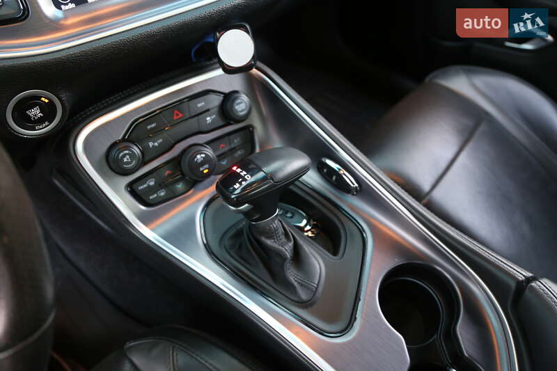 Купе Dodge Challenger 2016 в Киеве