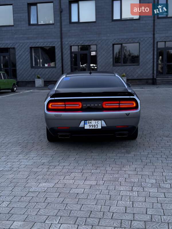Купе Dodge Challenger 2017 в Ровно