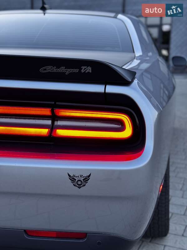 Купе Dodge Challenger 2017 в Ровно