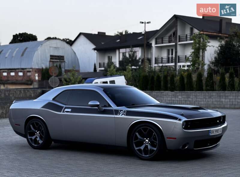 Купе Dodge Challenger 2017 в Ровно