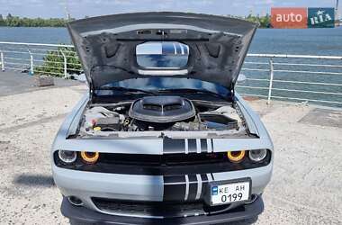 Купе Dodge Challenger 2021 в 