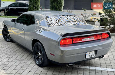 Купе Dodge Challenger 2013 в 