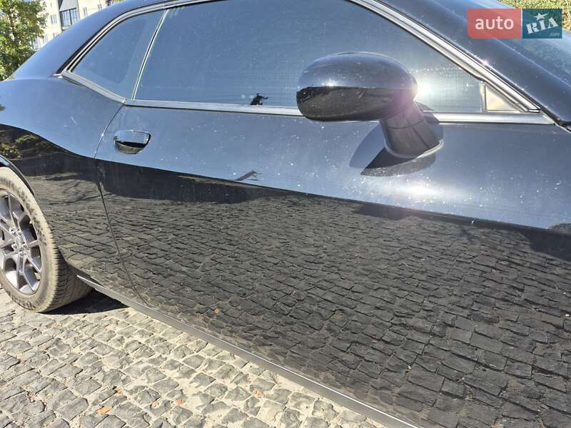 Купе Dodge Challenger 2014 в Костополе