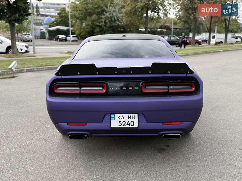 Купе Dodge Challenger 2017 в Києві фото 8 Купе Dodge Challenger 2017 в Києві