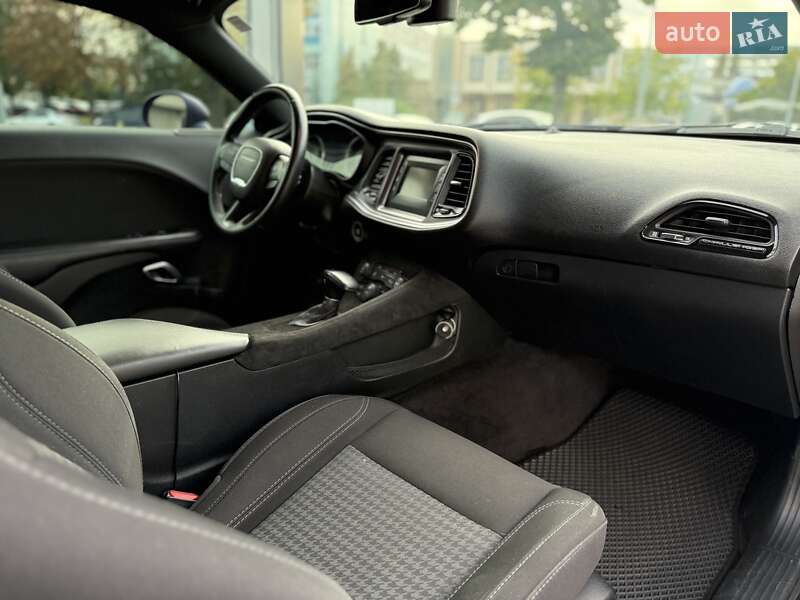 Купе Dodge Challenger 2017 в Києві фото 14 Купе Dodge Challenger 2017 в Києві