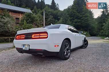 Купе Dodge Challenger 2018 в 