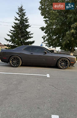 Купе Dodge Challenger 2021 в Черновцах