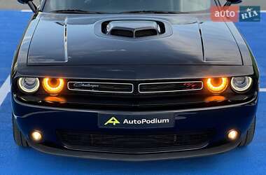 Купе Dodge Challenger 2018 в 