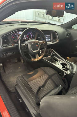 Купе Dodge Challenger 2017 в 