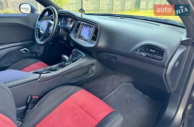 Купе Dodge Challenger 2017 в 