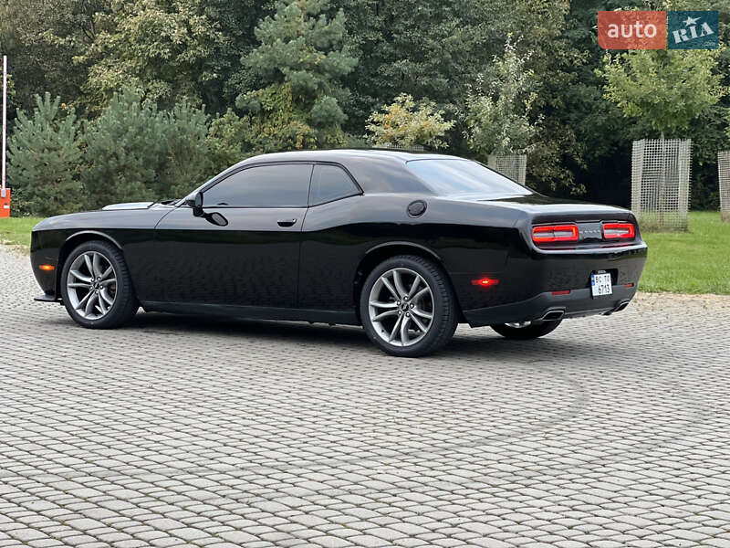 Купе Dodge Challenger 2017 в Львове