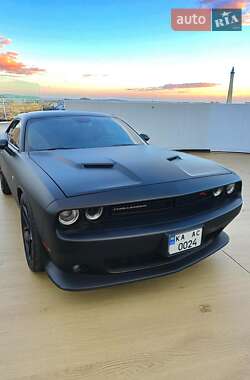 Купе Dodge Challenger 2017 в 