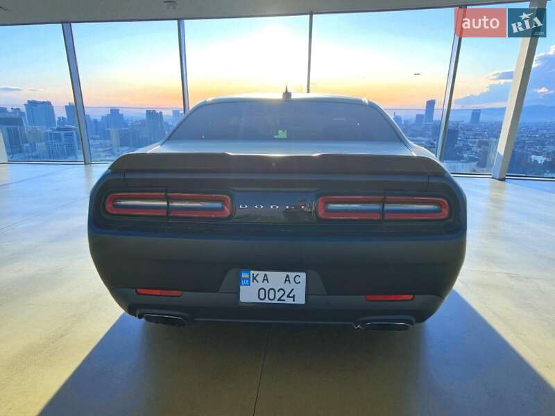 Купе Dodge Challenger 2017 в Киеве