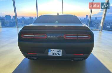 Купе Dodge Challenger 2017 в 