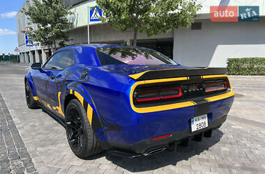 Купе Dodge Challenger 2022 в 