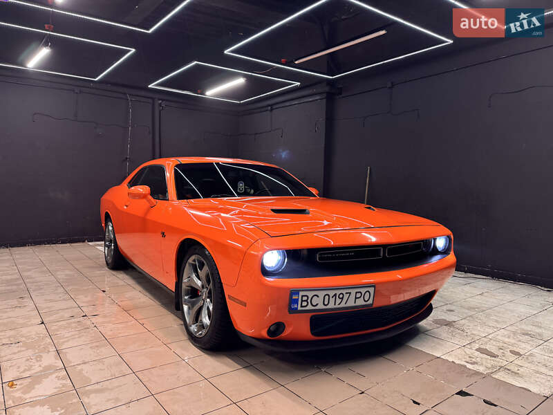 Купе Dodge Challenger 2016 в Києві