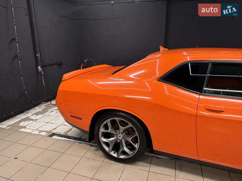 Купе Dodge Challenger 2016 в Києві