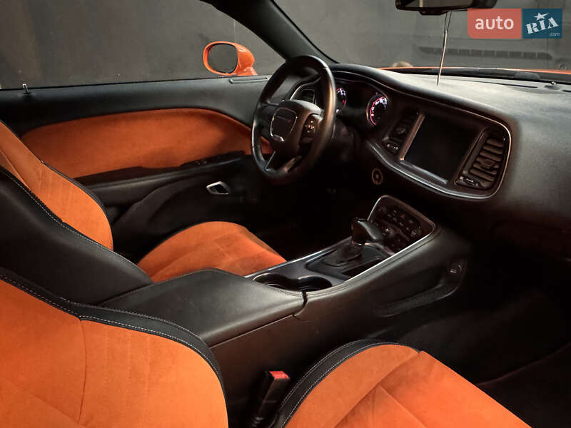 Купе Dodge Challenger 2016 в Києві