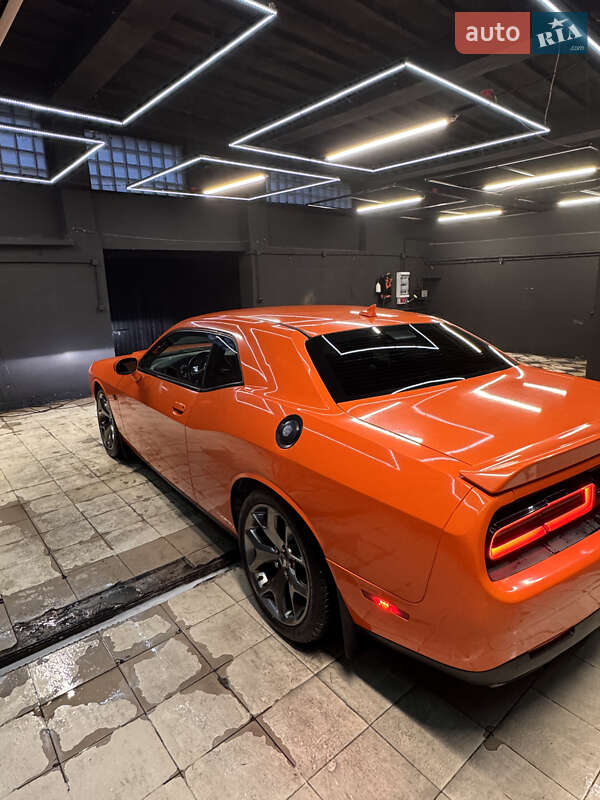 Купе Dodge Challenger 2016 в Києві