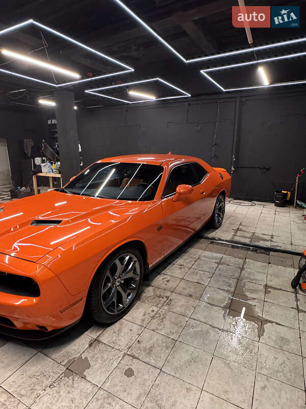 Купе Dodge Challenger 2016 в Києві
