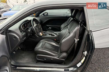 Купе Dodge Challenger 2016 в  фото 13 Купе Dodge Challenger 2016 в