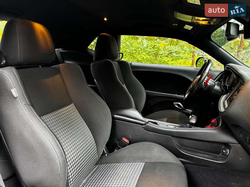 Купе Dodge Challenger 2022 в Киеве фото 31 Купе Dodge Challenger 2022 в Киеве