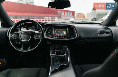 Купе Dodge Challenger 2017 в 