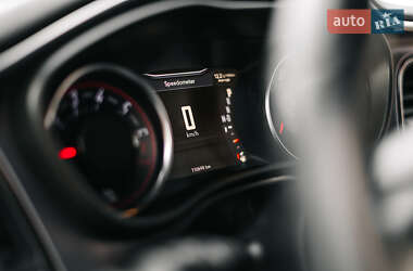 Купе Dodge Challenger 2017 в 