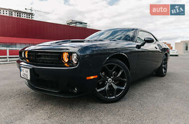 Купе Dodge Challenger 2017 в 