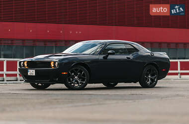 Купе Dodge Challenger 2017 в 