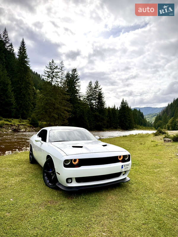Купе Dodge Challenger 2016 в Полтаві фото 24 Купе Dodge Challenger 2016 в Полтаві