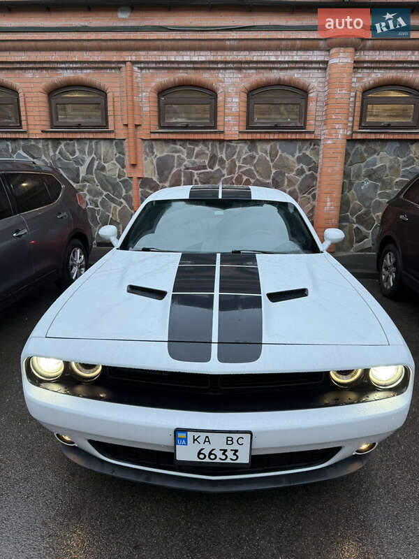 Купе Dodge Challenger 2016 в Софіївській Борщагівці фото 5 Купе Dodge Challenger 2016 в Софіївській Борщагівці