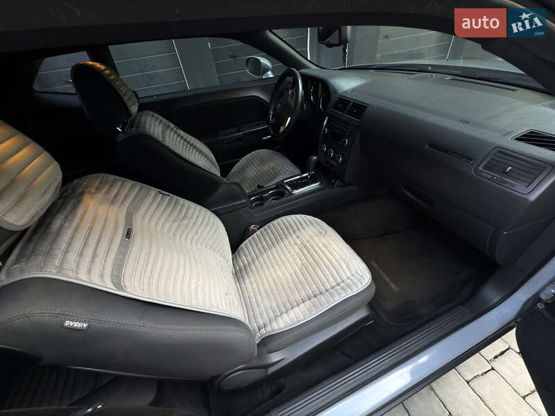 Купе Dodge Challenger 2013 в Ивано-Франковске