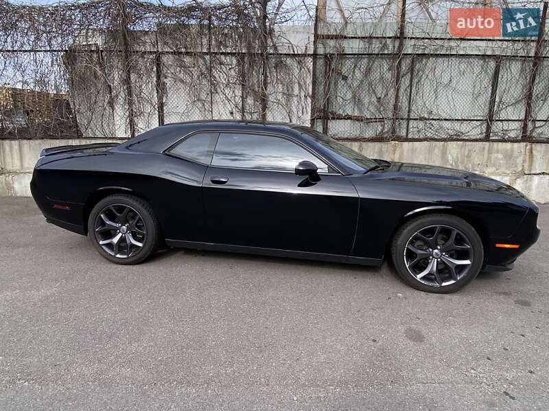 Купе Dodge Challenger 2017 в Києві фото 13 Купе Dodge Challenger 2017 в Києві