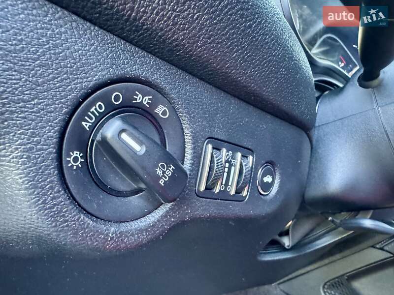 Купе Dodge Challenger 2017 в Киеве фото 24 Купе Dodge Challenger 2017 в Киеве