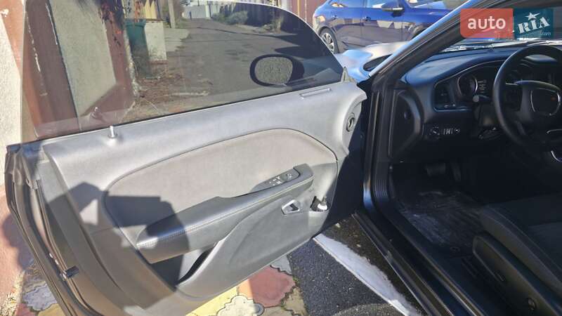 Купе Dodge Challenger 2017 в Нерубайське