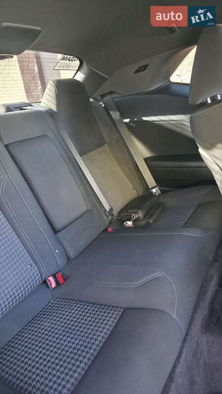 Купе Dodge Challenger 2017 в Нерубайське