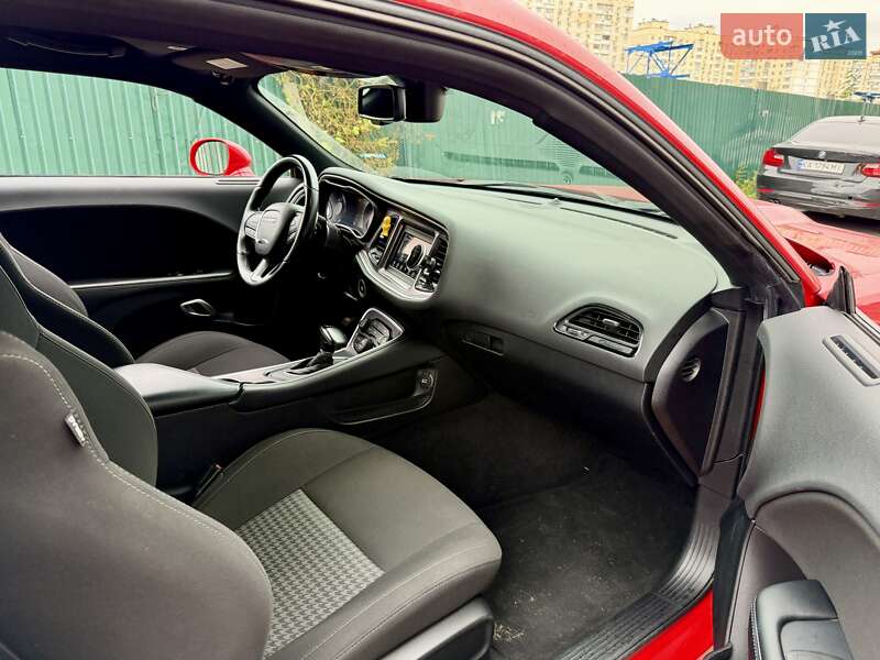 Купе Dodge Challenger 2021 в Киеве фото 12 Купе Dodge Challenger 2021 в Киеве