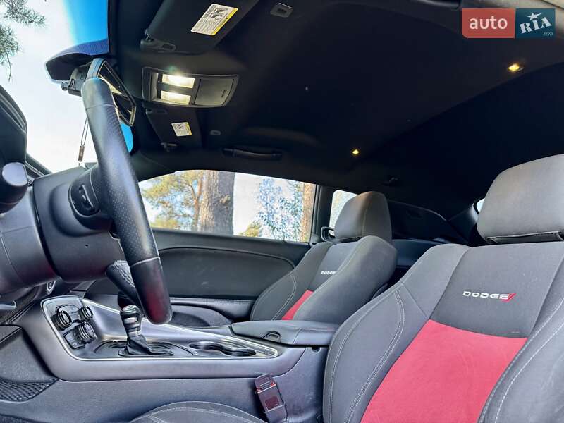 Купе Dodge Challenger 2017 в Киеве фото 20 Купе Dodge Challenger 2017 в Киеве