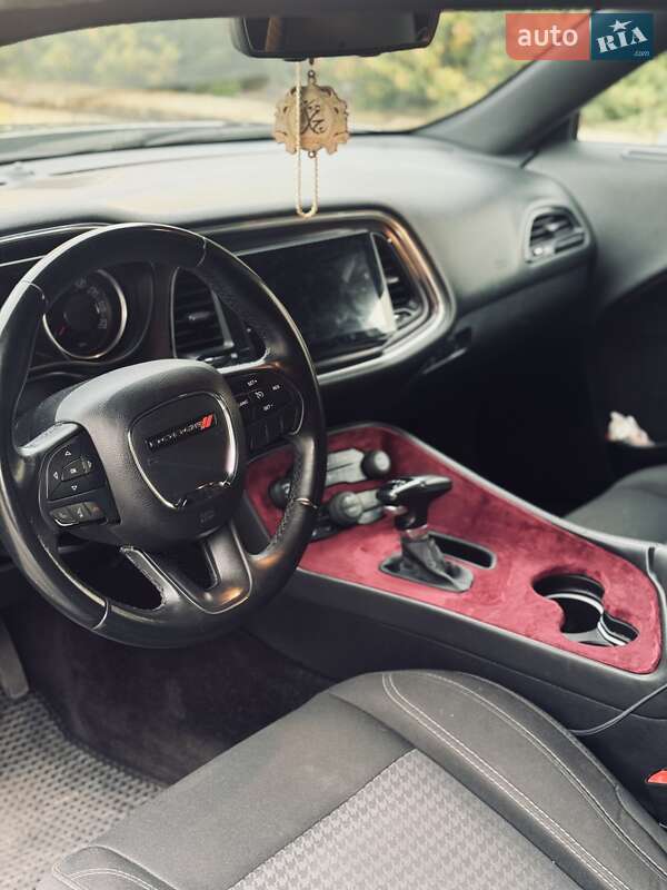 Купе Dodge Challenger 2016 в Львові
