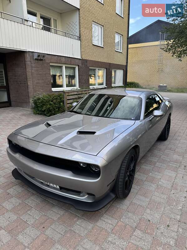 Купе Dodge Challenger 2017 в Киеве