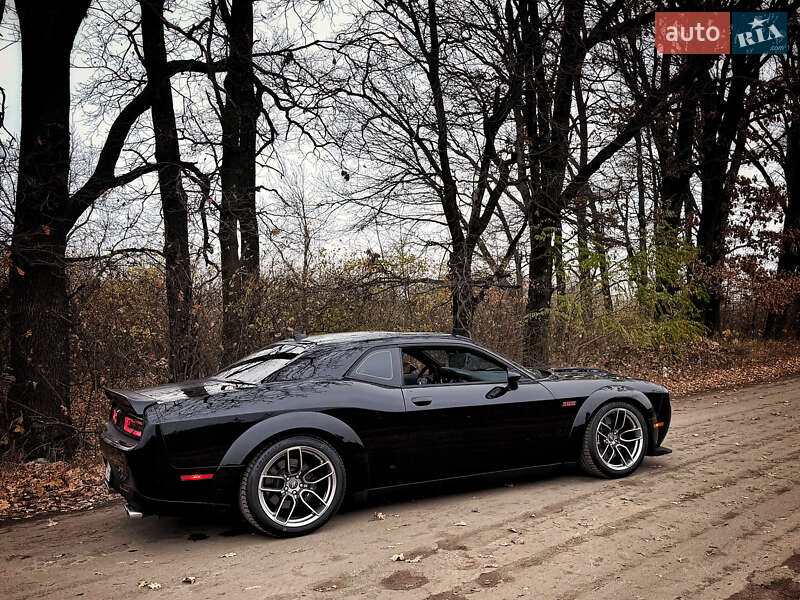 Купе Dodge Challenger 2018 в Києві фото 7 Купе Dodge Challenger 2018 в Києві