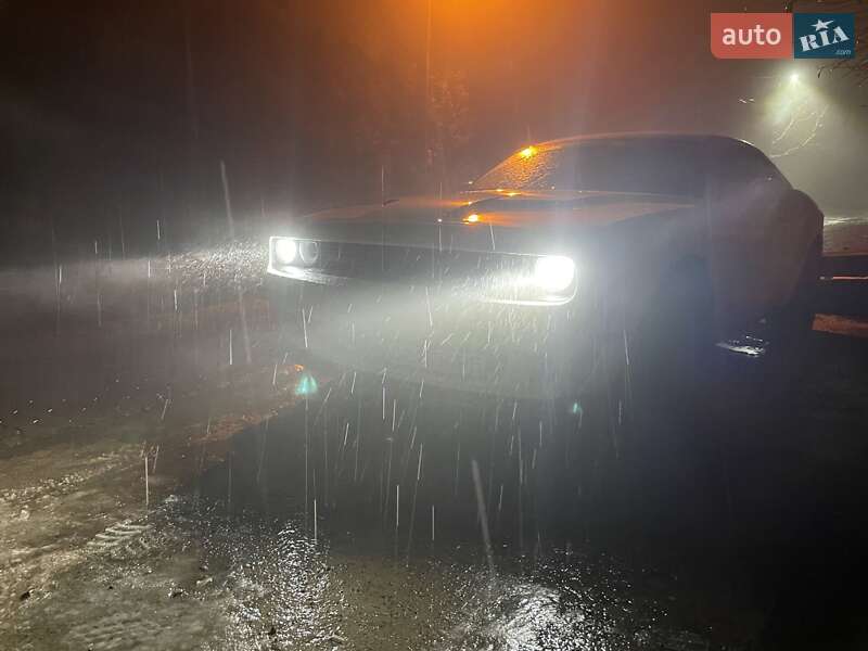 Купе Dodge Challenger 2016 в Чернівцях фото 25 Купе Dodge Challenger 2016 в Чернівцях