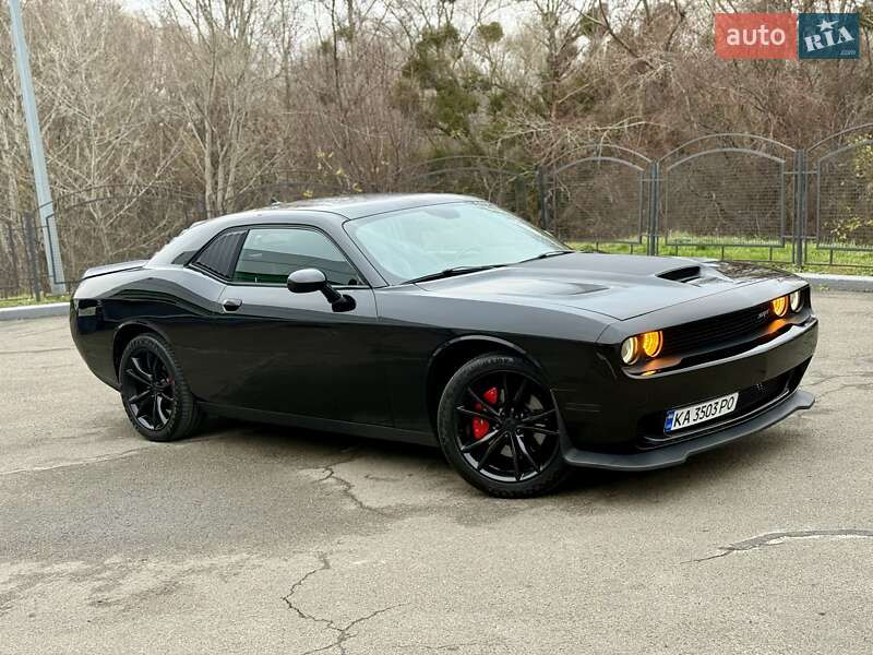 Купе Dodge Challenger 2016 в Киеве