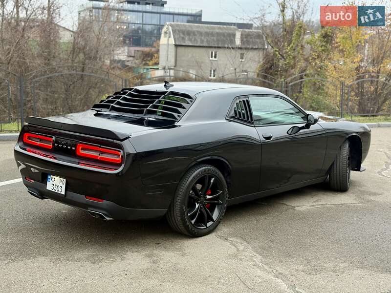 Купе Dodge Challenger 2016 в Киеве