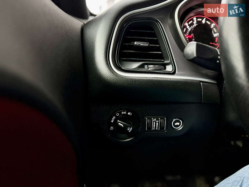 Купе Dodge Challenger 2019 в Киеве