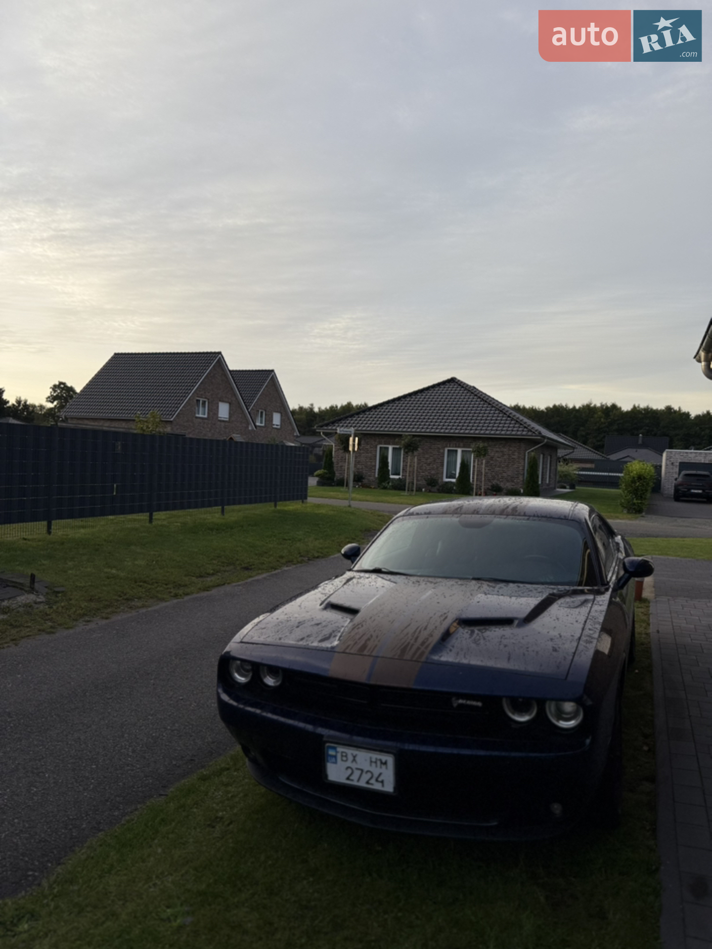 2016 Dodge Challenger - мініатюра 2