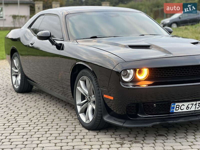 Купе Dodge Challenger 2017 в Львове